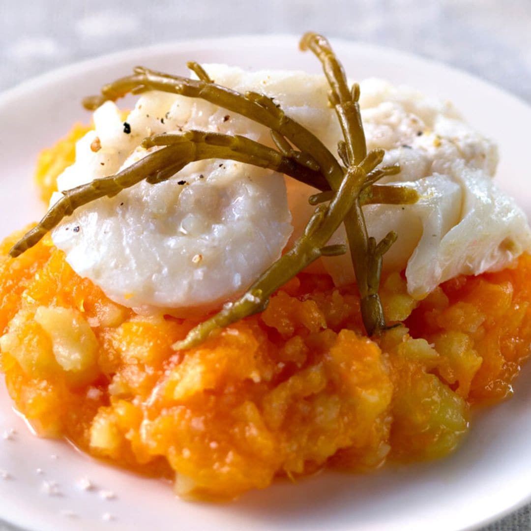 Merluza al vapor con puré de calabaza
