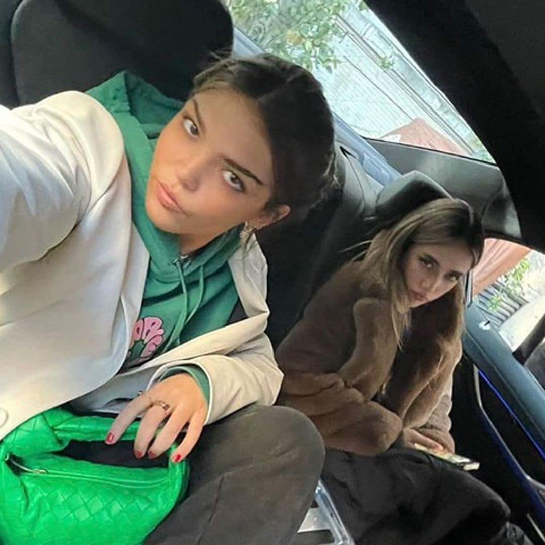 Bu Cuarón y Valentina Paloma disfrutan con Salma Hayek de la moda en París