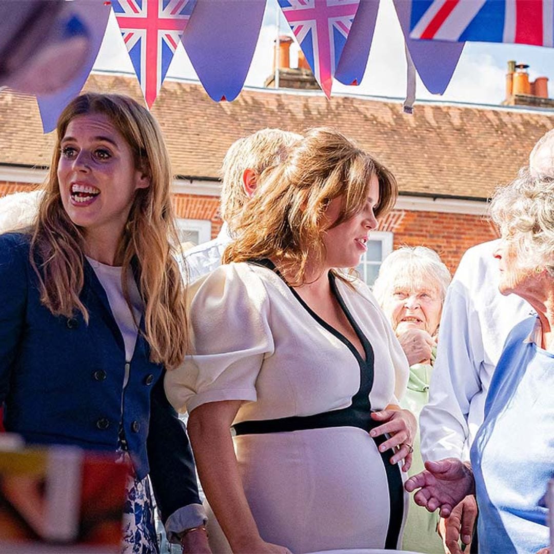 La princesa Eugenia presume de curvas premamá junto a su hermana Beatriz en una de las fiestas callejeras por la coronación