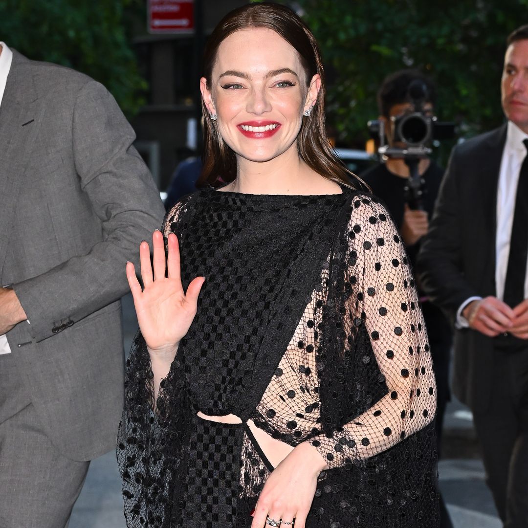 Emma Stone sorprende en un 'look' con transparencias