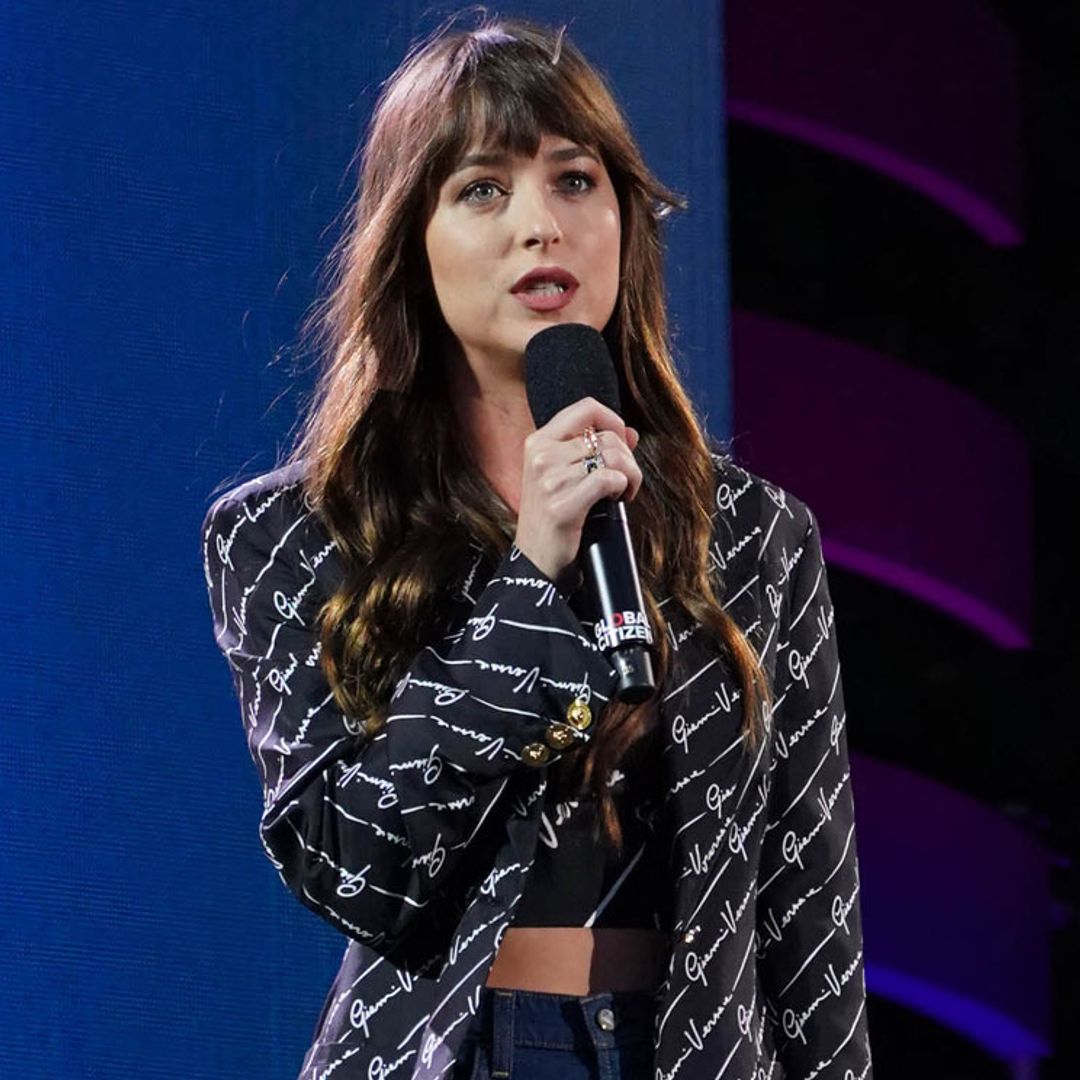 ¡Tiene truco! El hilarante vídeo de Dakota Johnson sobre cómo lavarse bien las manos para protegerse