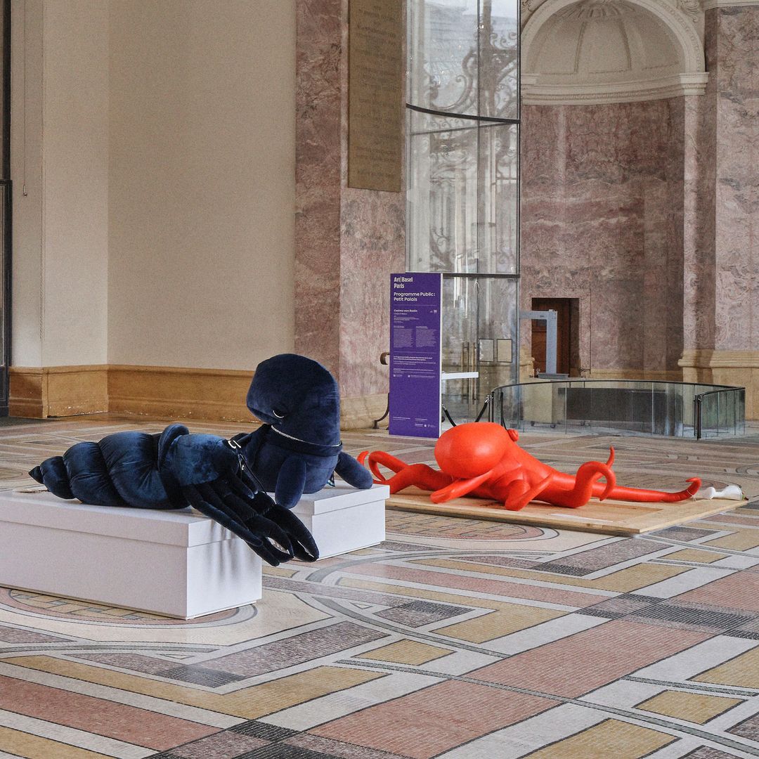 De la pasarela a los museos: así fueron las esculturas que Loewe presentó en 'Fashion Week'