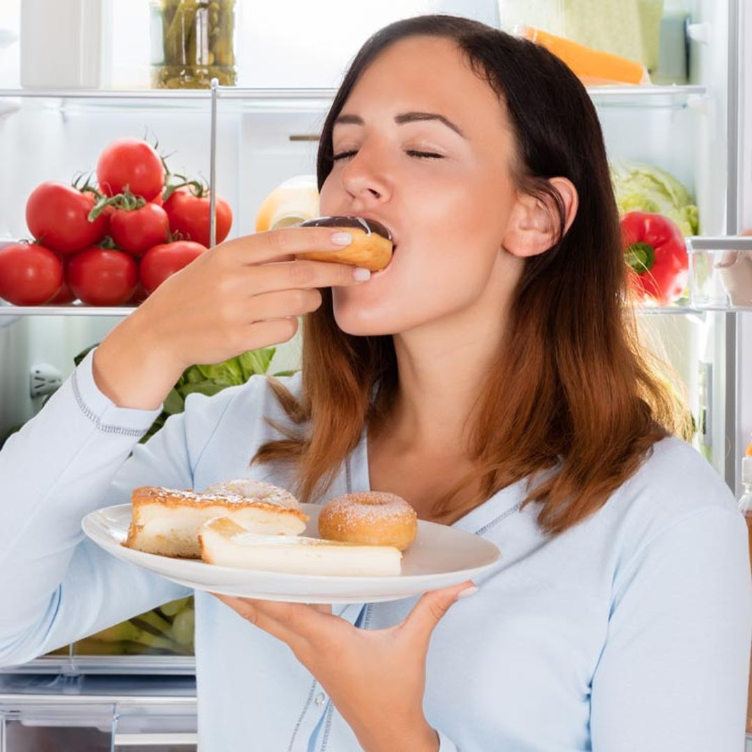 Apunta estos consejos para controlar las hormonas que hacen que no puedas dejar de comer
