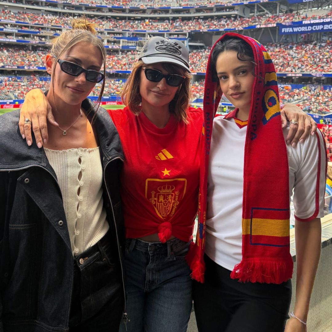 Así vivieron Penélope Cruz, Javier Bardem y Rosalía el triunfo de España en el Mundial 2026: de la euforia al 'selfie' viral