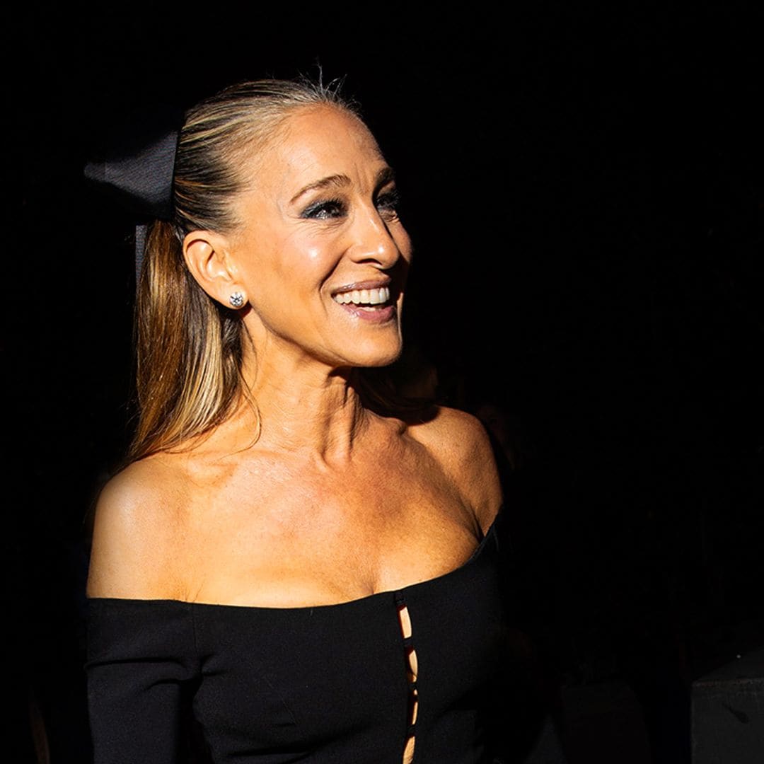 ¿Cómo llevar (bien) un lazo en el pelo? Sarah Jessica Parker desvela sus mejores trucos
