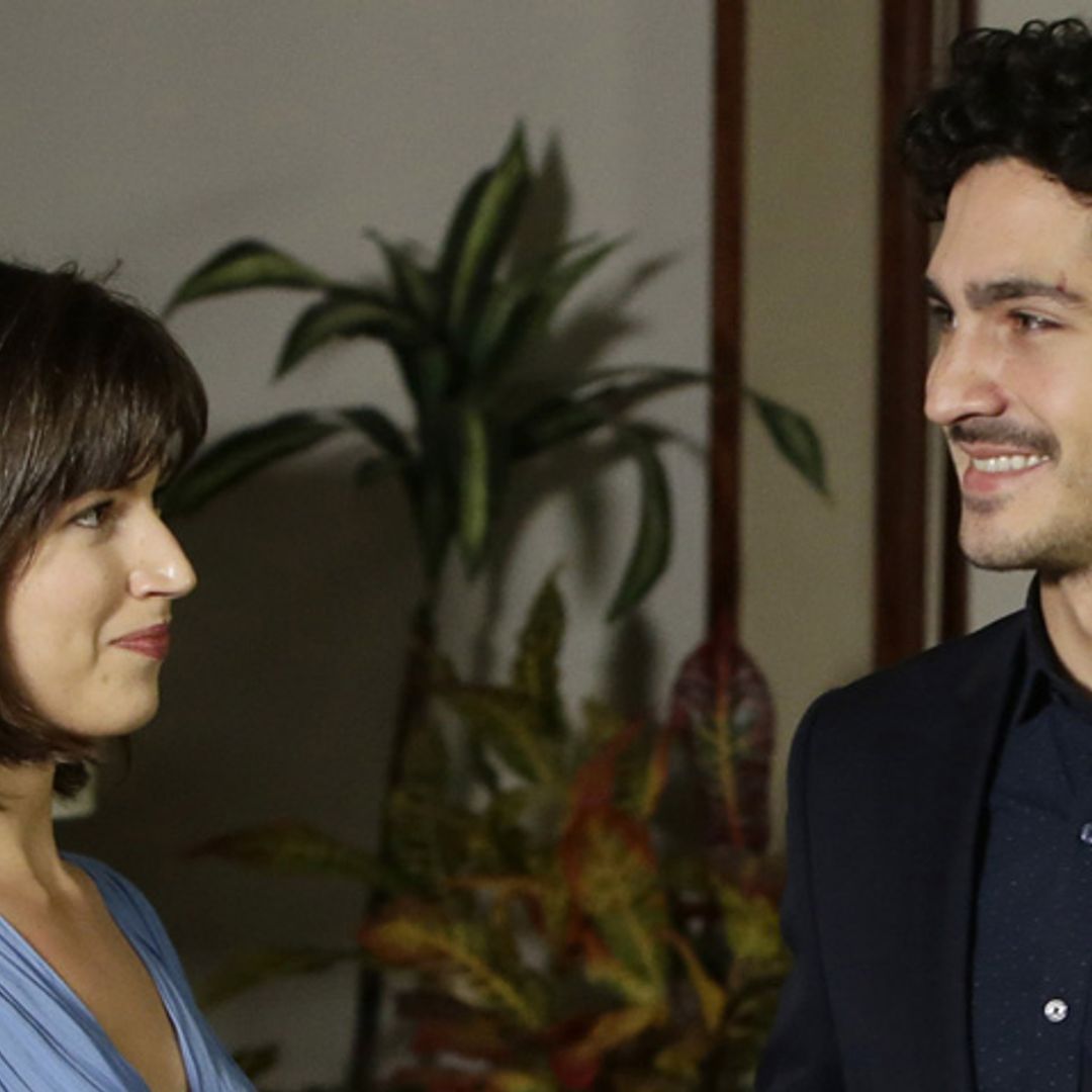 Úrsula Corberó y Chino Darín, miradas que lo dicen todo