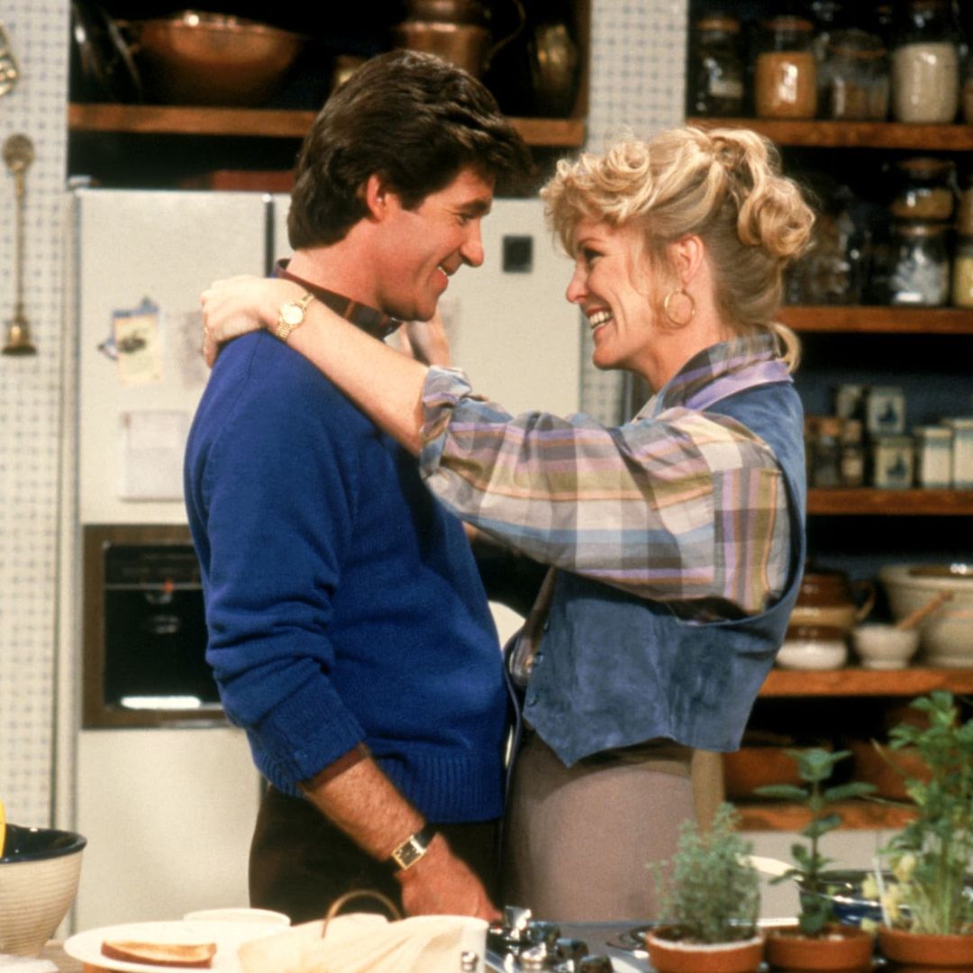 Alan Thicke y Joanna Kerns, en una escena de 'Los problemas crecen', serie que protagonizaban como el matrimonio formado por Jason y Maggie Seaver