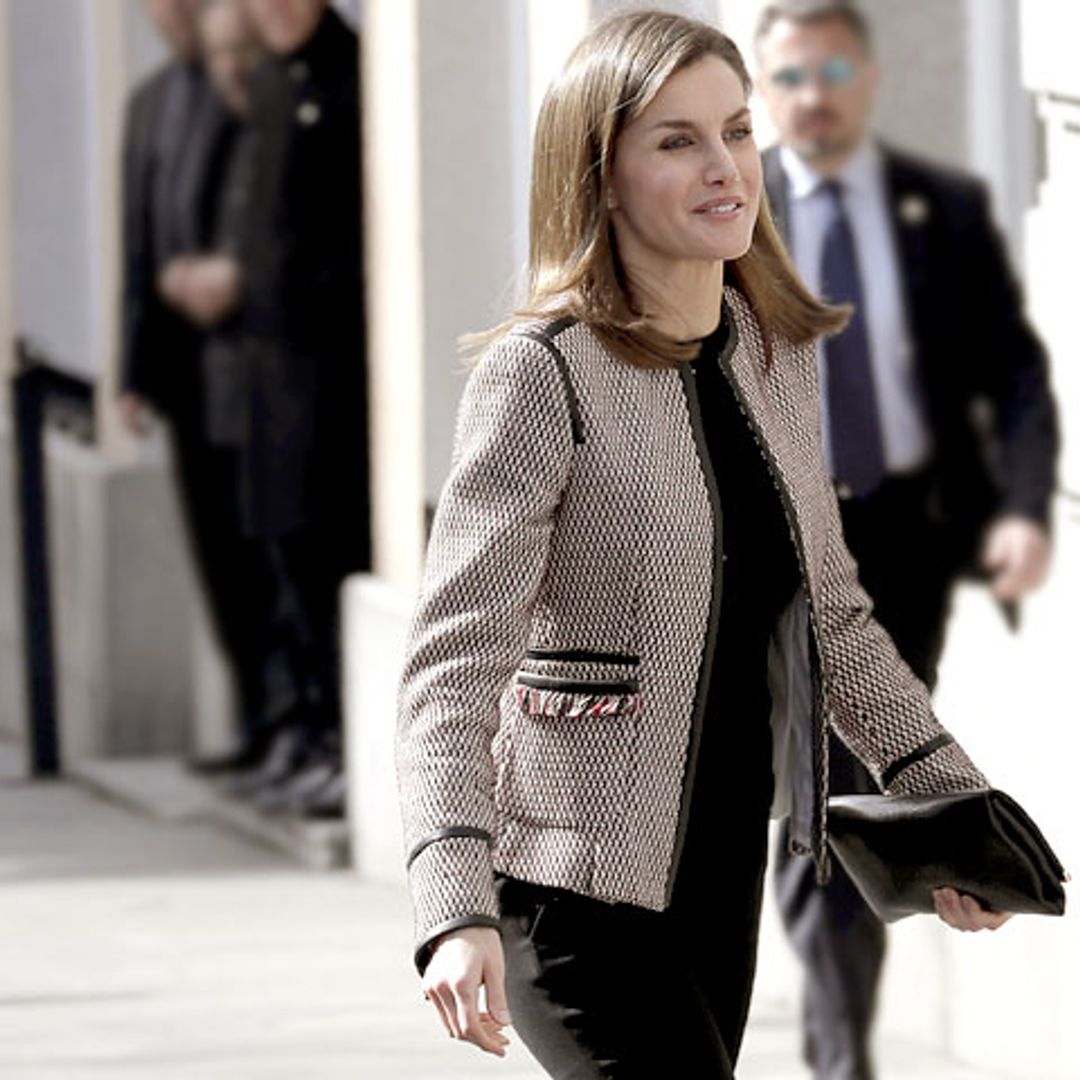 El mensaje del discreto estilismo de doña Letizia
