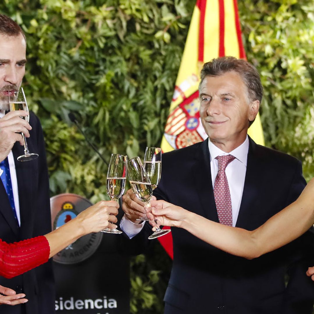 El matrimonio Macri ofrece una cena de gala a los Reyes con Valeria Mazza, Mario Vargas Llosa y Pimpinela como invitados