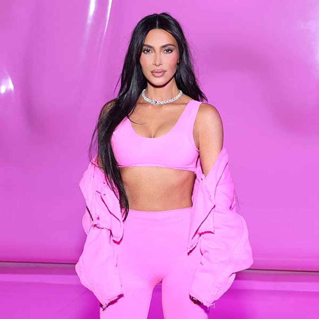 Kim Kardashian: conjunto 'Barbiecore' y cambio de look para cumplir el sueño de su infancia