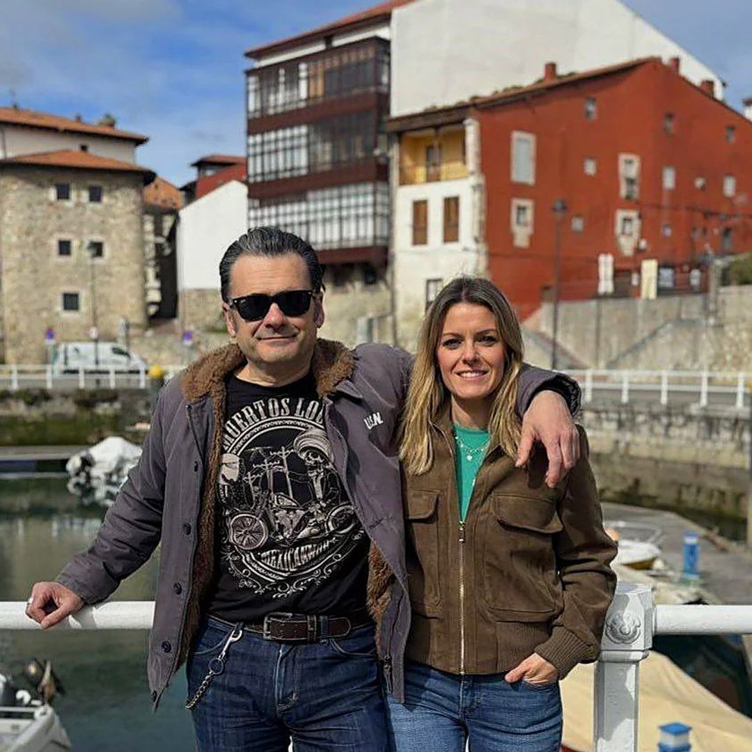 Andrea Ropero e Iñaki López se dejan sorprender por la costa asturiana: playas, cachopo y rincones de postal
