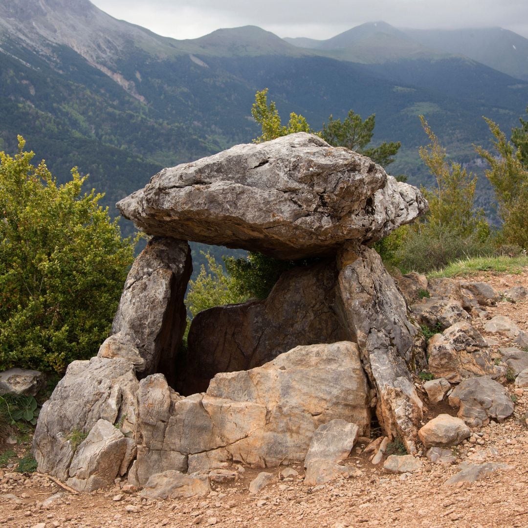 Dolmen de Tella, Piedra Vasar o Losa la Campa, Huesca, Tella-Sin, Sobrarbe