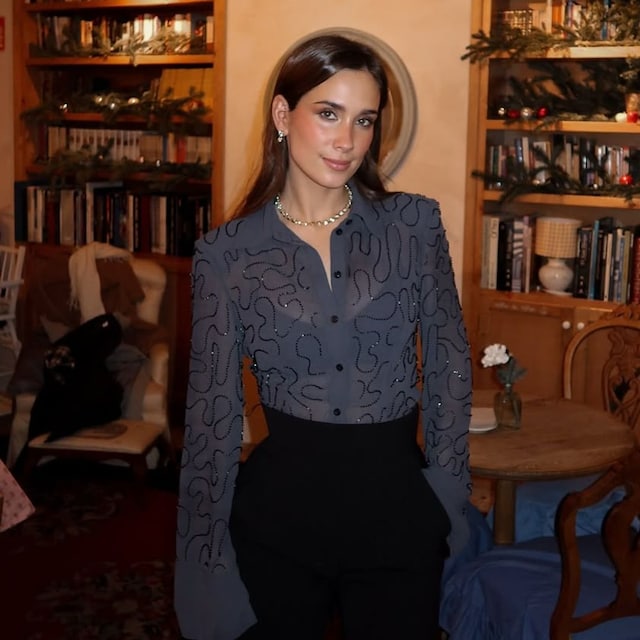 María Pombo truco hombreras