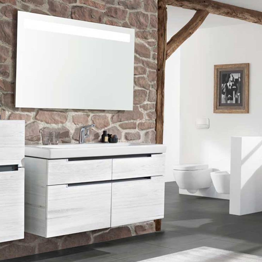 Cómo independizar y 'ocultar' el WC en el cuarto de baño (y no es tras una puerta)