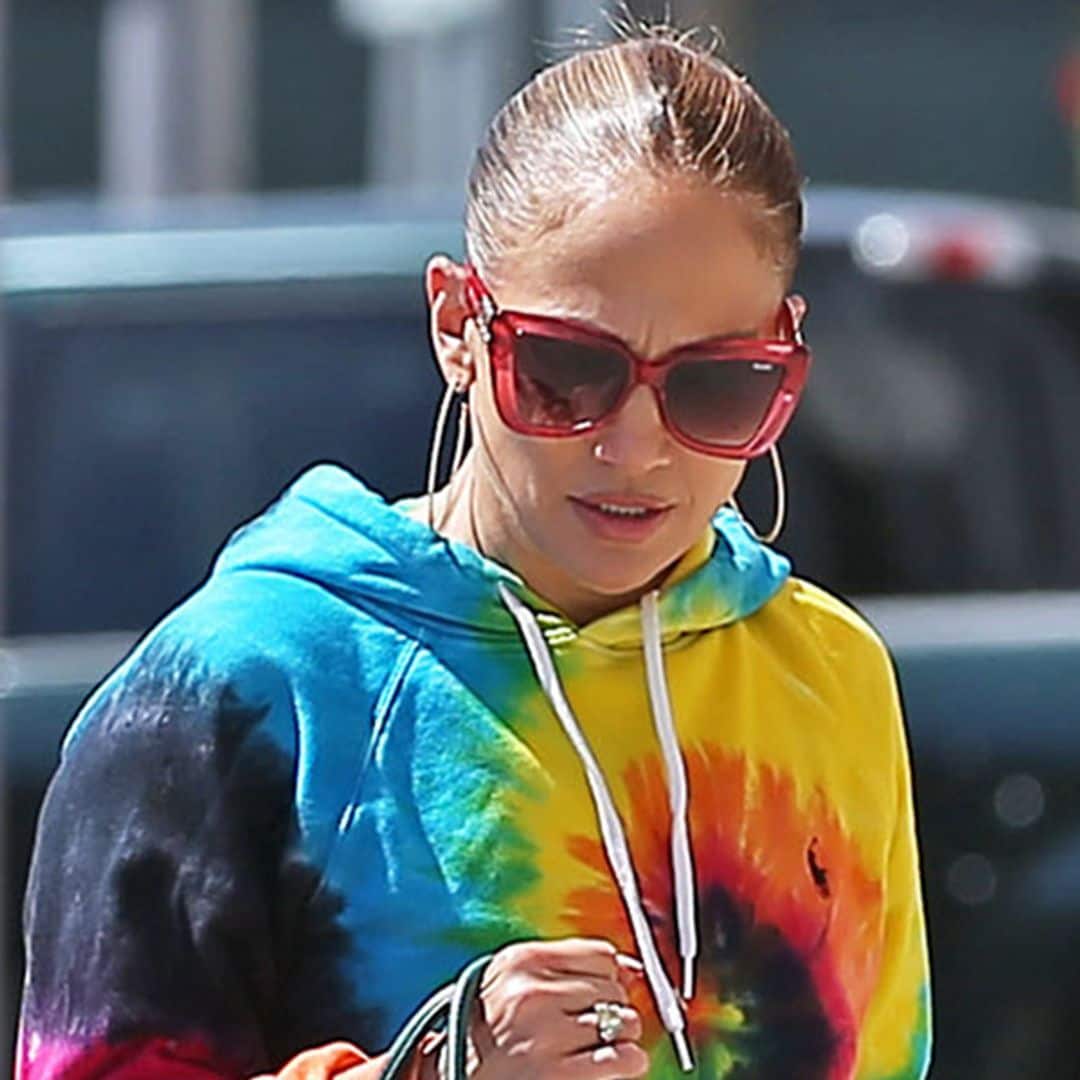 El cambio de estilo de Jennifer Lopez en su último look: ¿esconde este chándal un mensaje?