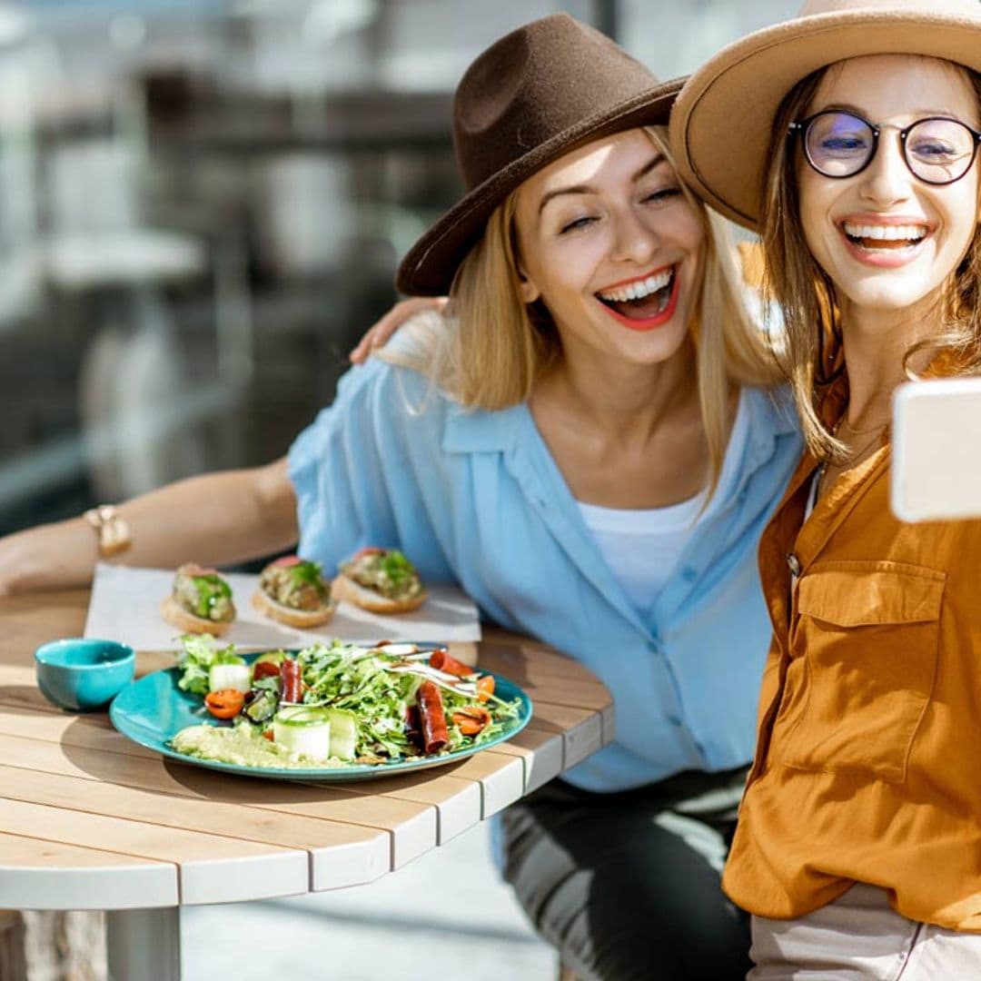 Cómo puedes ayudar a una persona cercana que se quiere poner a dieta (para no boicoteársela)