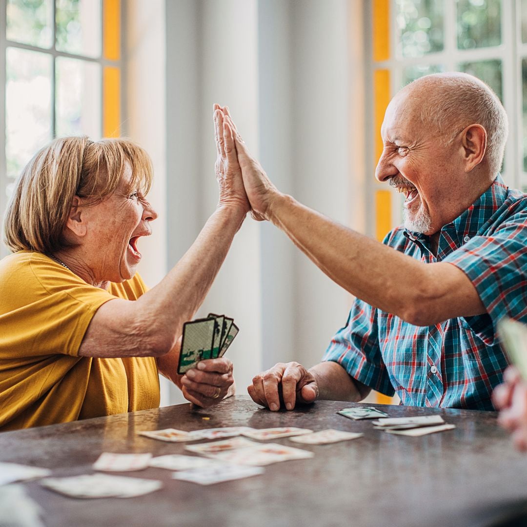 Ni dominó ni parchís, estos son los 8 mejores juegos de mesa para personas mayores que son un 'must' ahora mismo