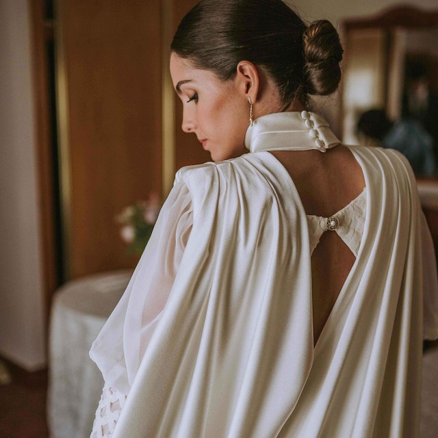 Vestido de novia convertible y cola de Beatriz Álvaro