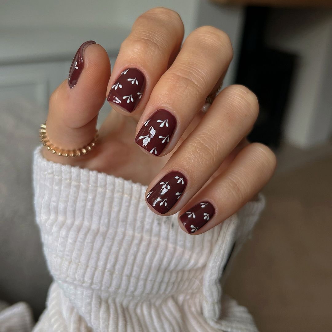 15 ideas minimalistas para renovar tu manicura lisa por uñas 'arty' elegantes