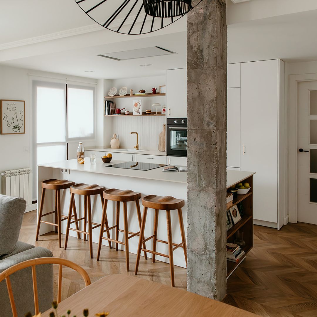 Clásico, industrial y vintage: el mix perfecto que marca tendencia en este piso con estilo en Madrid