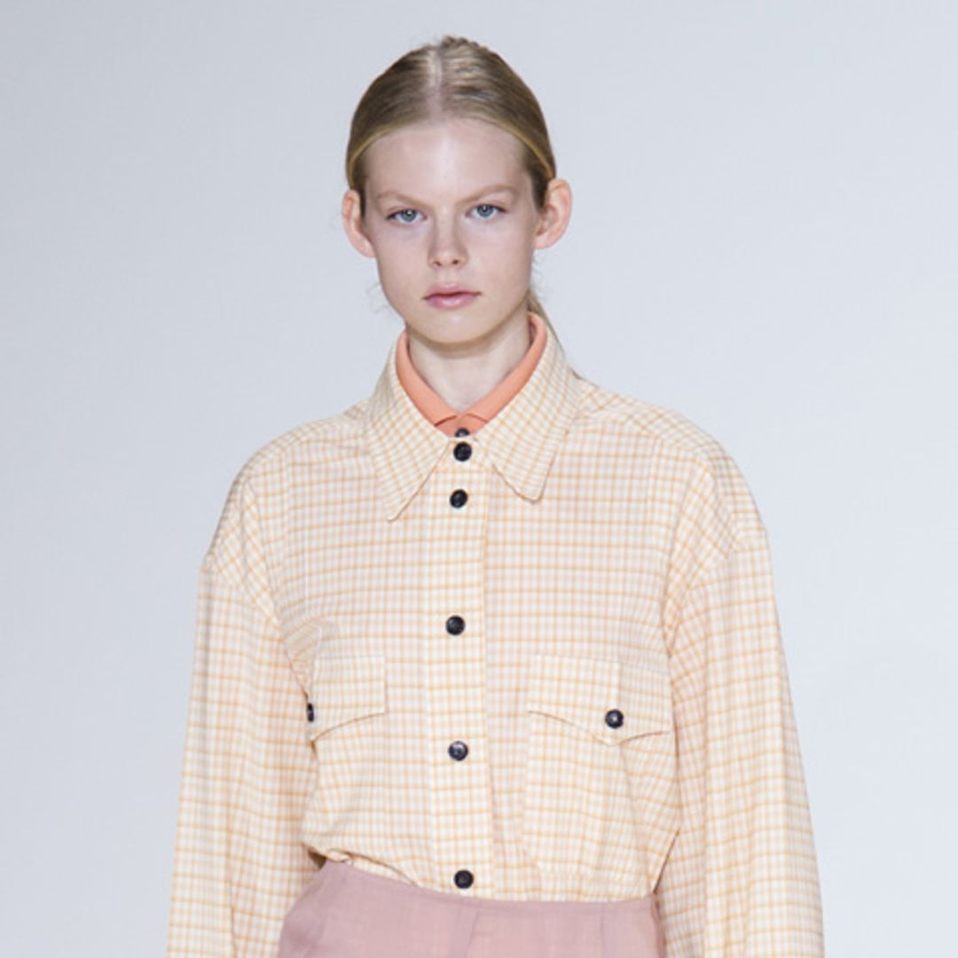 Victoria Beckham presenta en Nueva York su colección más femenina y sensual