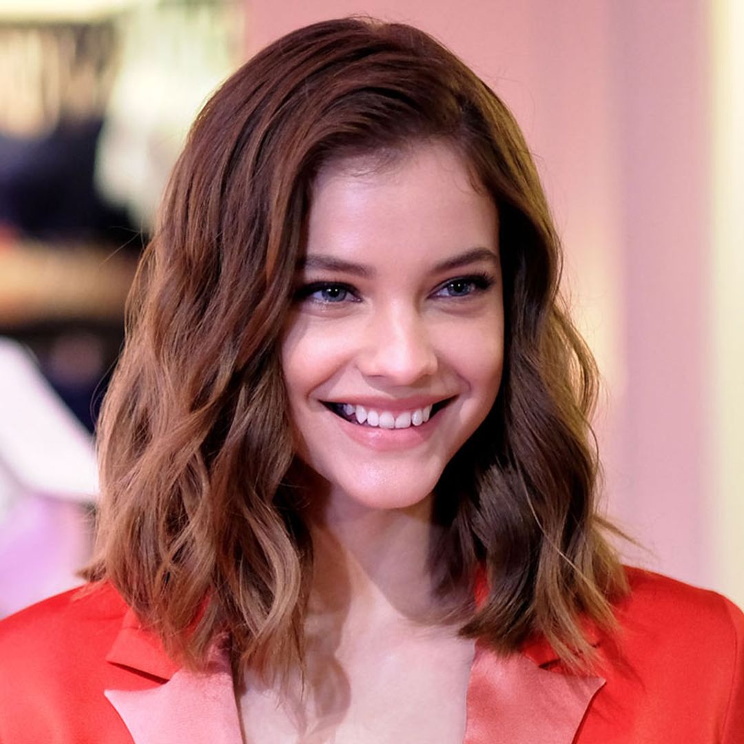 Barbara Palvin cambia de look y confirma que los flequillos también son para el verano