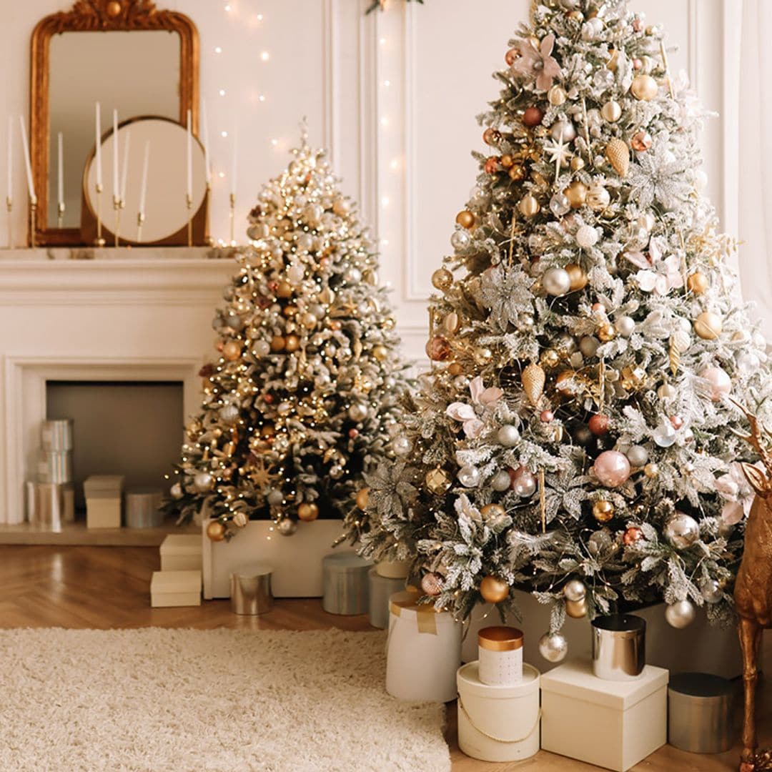 Romántico, glamuroso, natural… Elige tu estilo preferido de árbol de Navidad