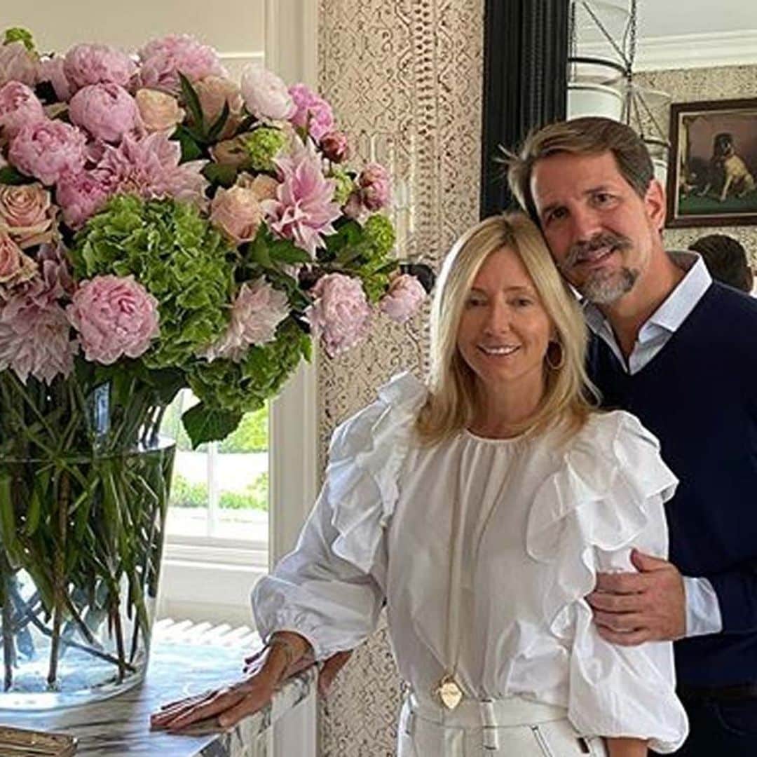 Con muchas flores y declaración de amor: así celebran Pablo y Marie-Chantal de Grecia sus bodas de plata