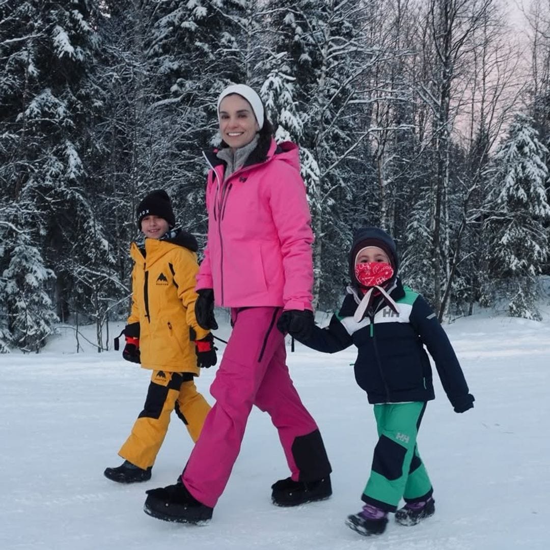 Tania Rincón y sus hijos cierran el año con el espectáculo natural de las auroras boreales