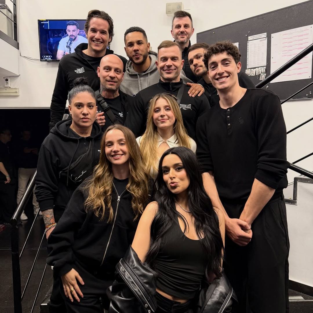 'Roro' junto a sus compañeros de la Velada. Entre ellos, Marta Díaz, Plex, etc.