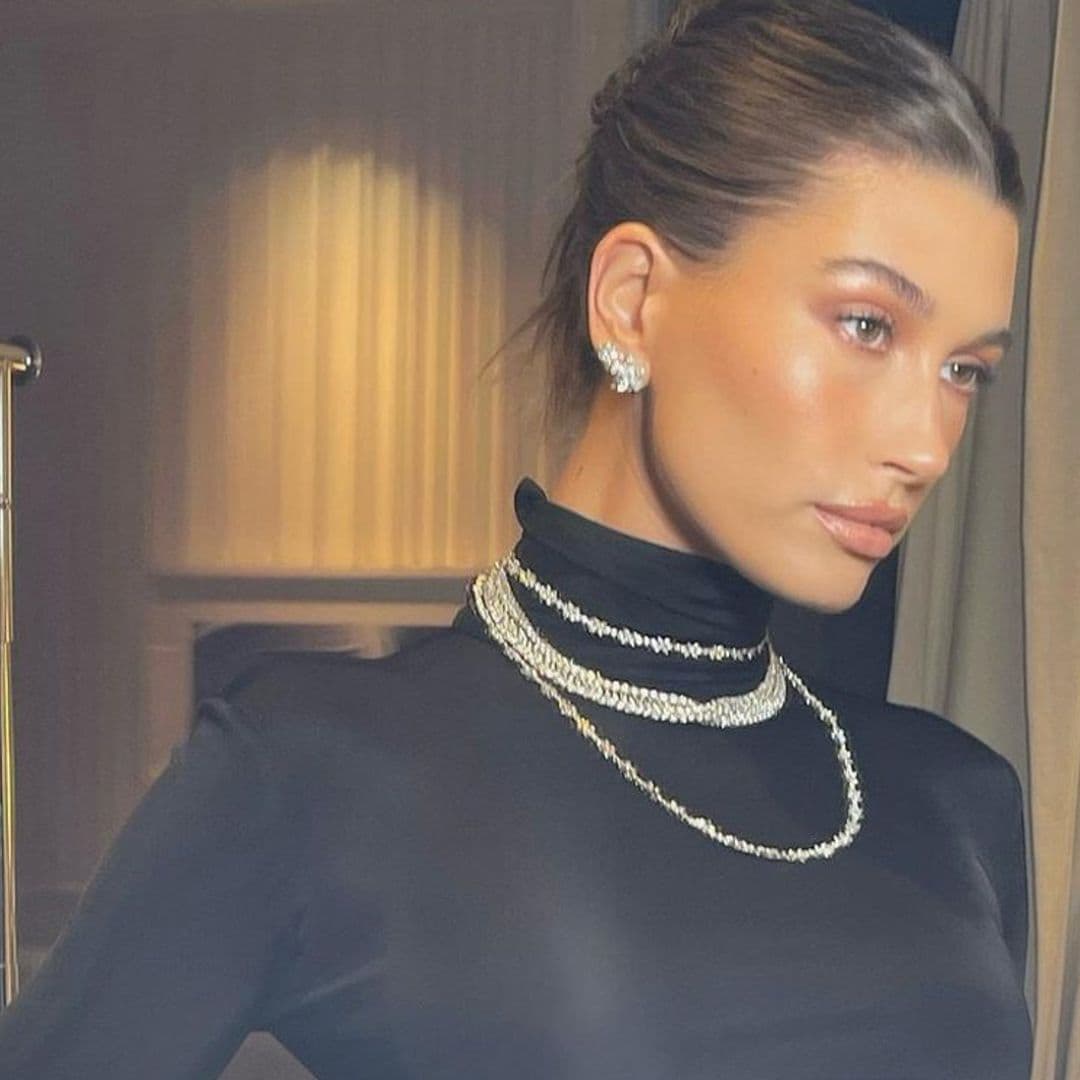 Hailey Bieber y su cambio de look en tan solo unas horas: de la melena suelta al recogido