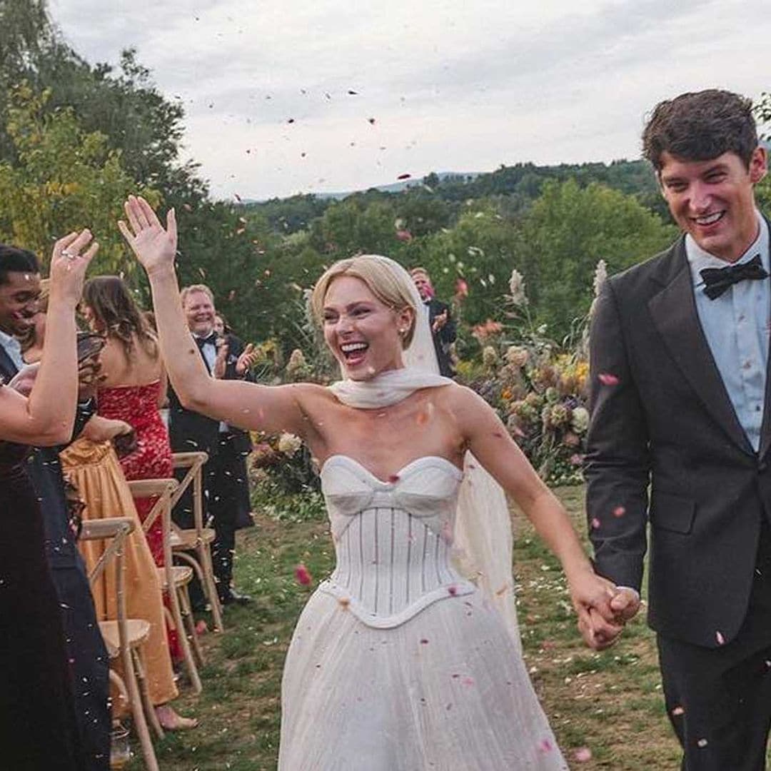 ¡Toda una princesa! Anna Sophia Robb se inspira en Grace Kelly para elegir su vestido de novia