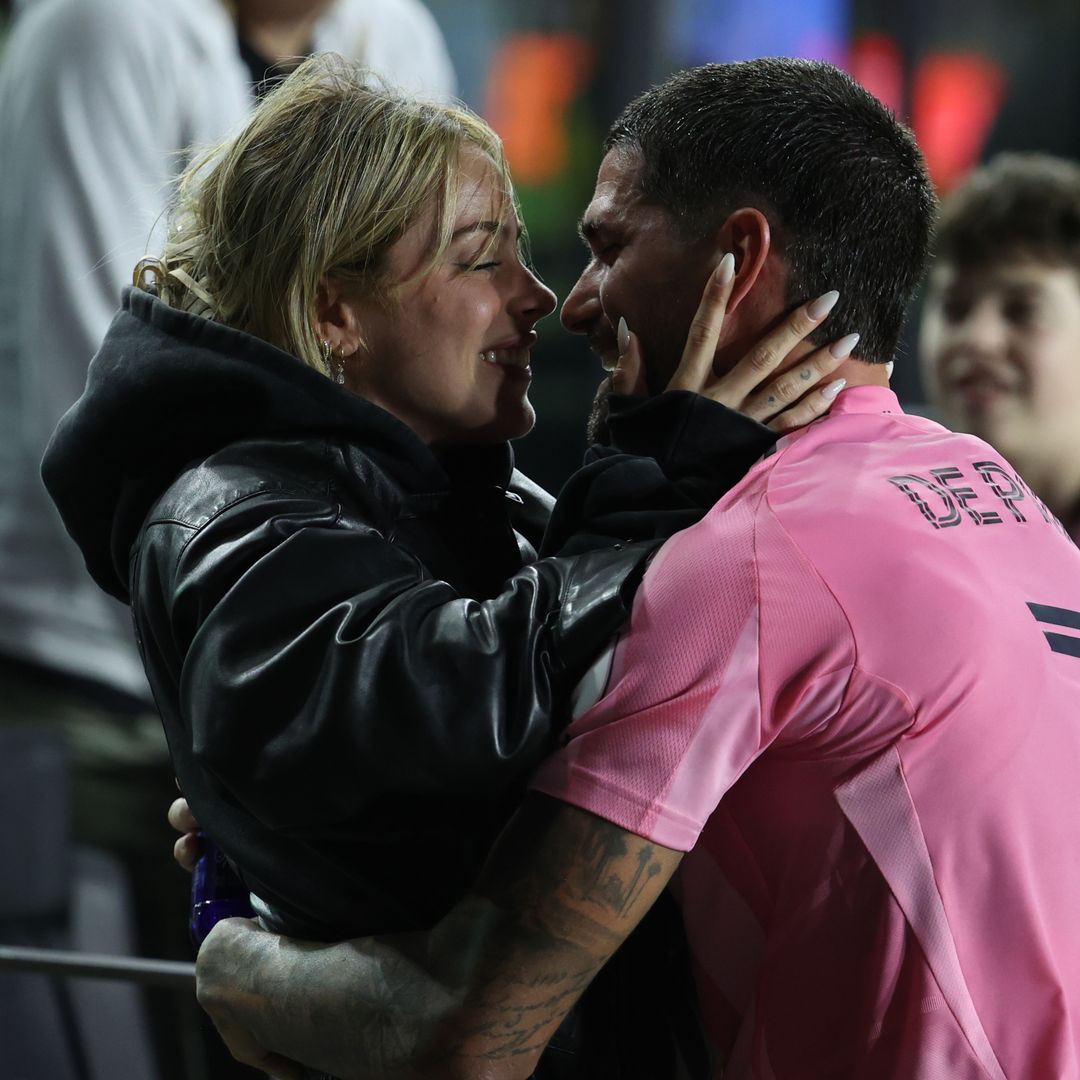 Rumores de boda entre Tini y Rodrigo De Paul: repasamos su historia de amor y las pistas que ha dejado en algunas de sus canciones