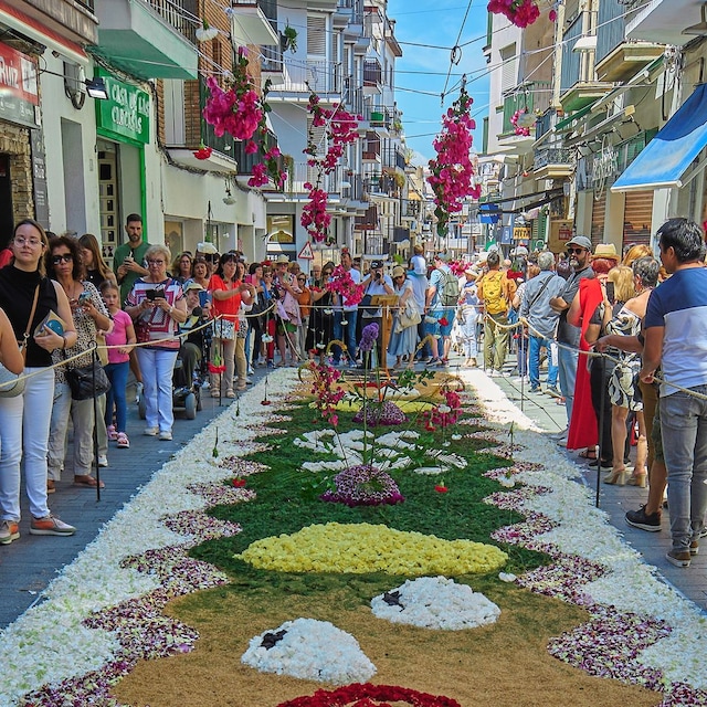Alfombras de flores en la celebración del Corpus de Sitges, Barcelona