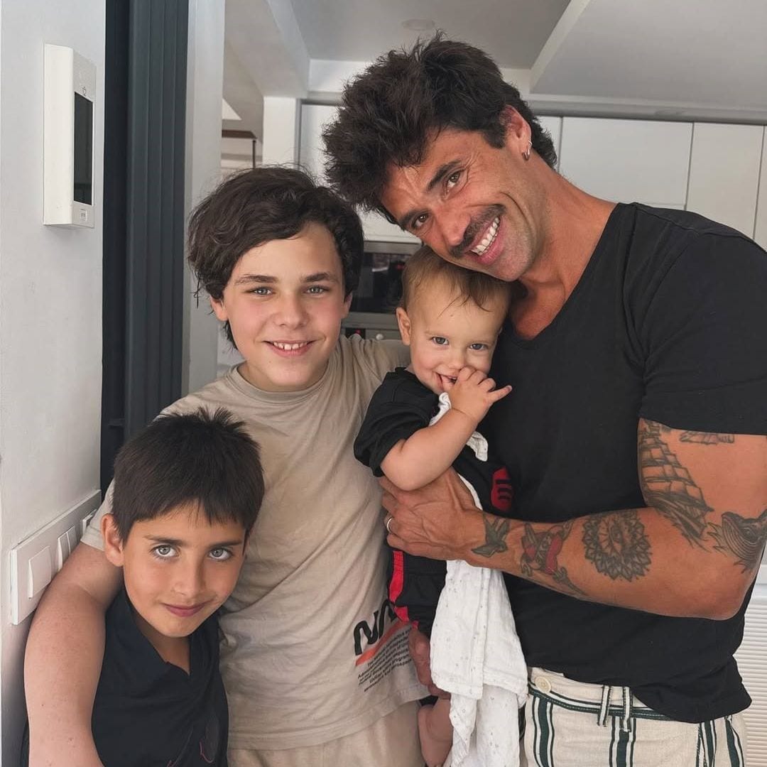 Axel, el hijo mayor de Matías Novoa, el más emocionado con la noticias de su nuevo hermanito