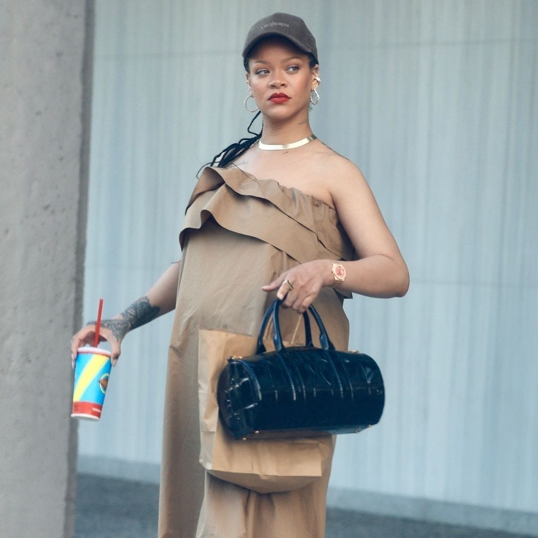 Rihanna tiene el look ‘boho-chic’ perfecto para las ‘mom-to-be’