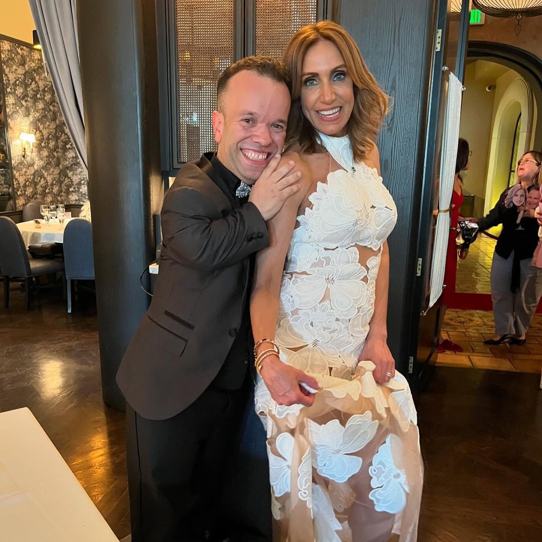 Carlitos 'El Productor', arropado por Raúl Molina y Lili Estefan tras su comentado arresto