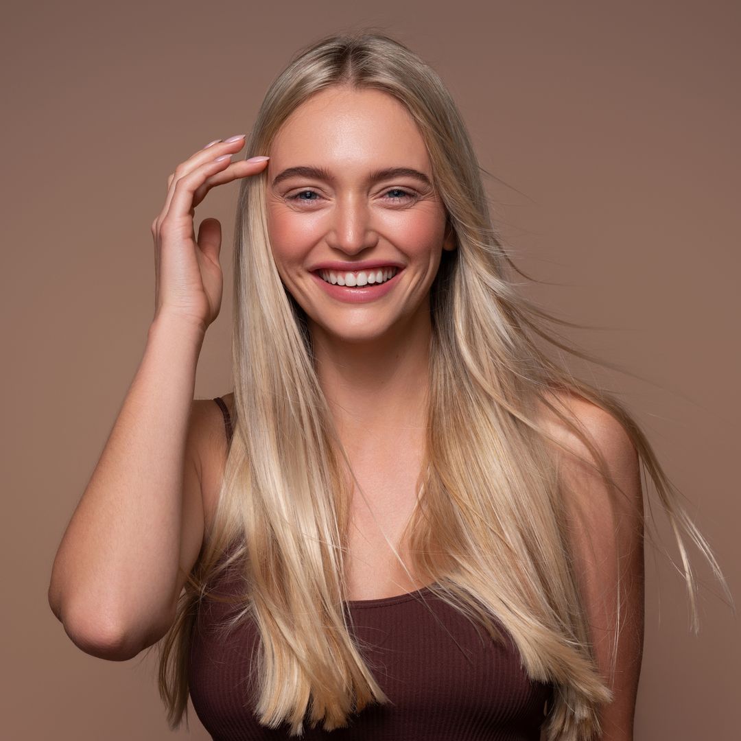 Las 8 mejores vitaminas para el pelo de 2025: analizamos 8 pastillas de 8 marcas diferentes