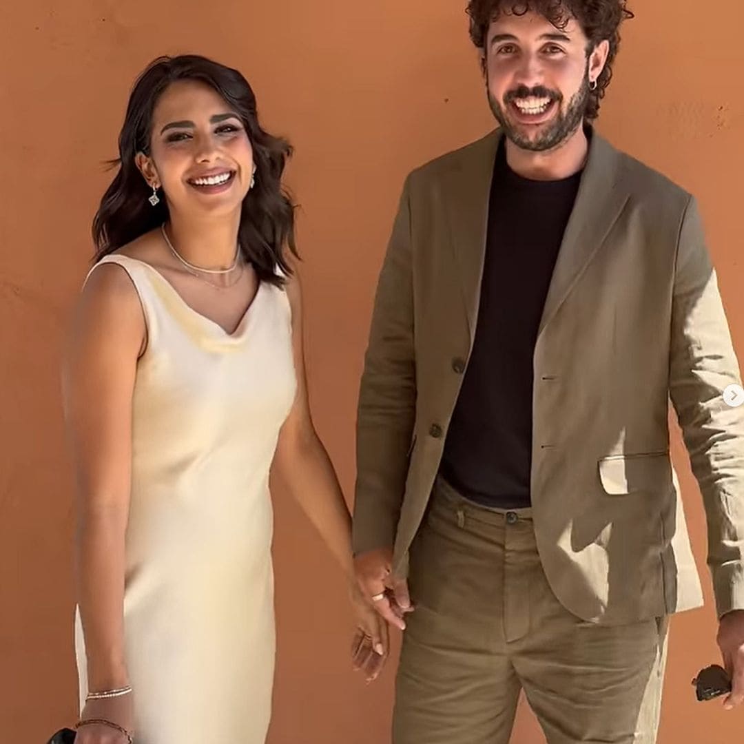 Te contamos la historia de amor de Lola Orellana, hija de Rosario, y su novio músico: escapadas en caravana, Cádiz y un bebé en camino