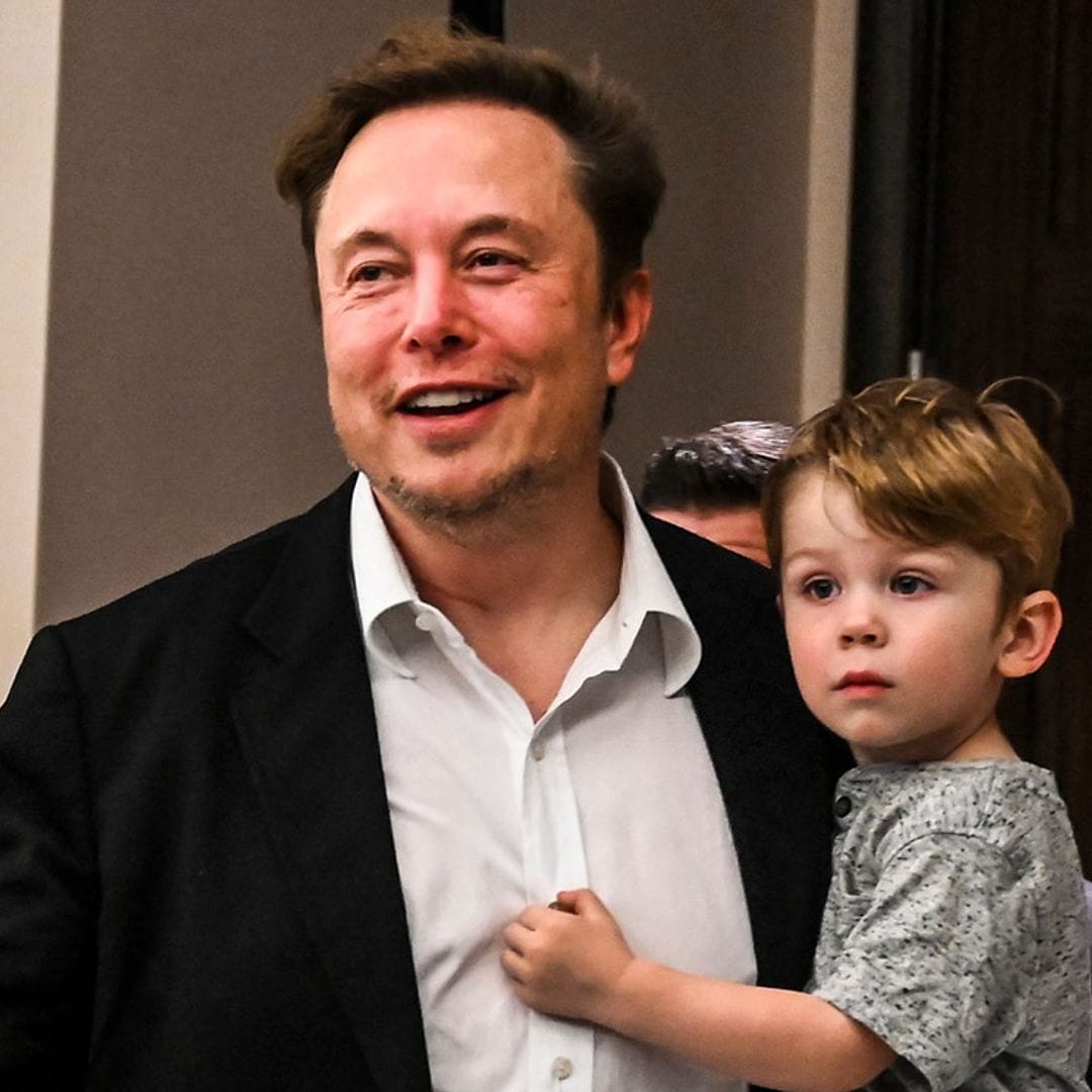 Elon Musk se lleva a su hijo X AE A-XII, de 2 años, al trabajo