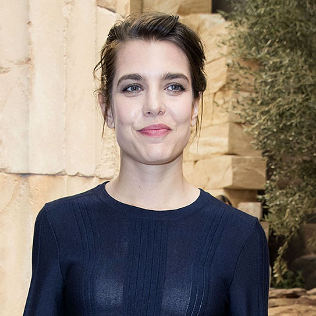 Carlota Casiraghi se une al último reto viral de las 'celebs' con una dedicatoria familiar