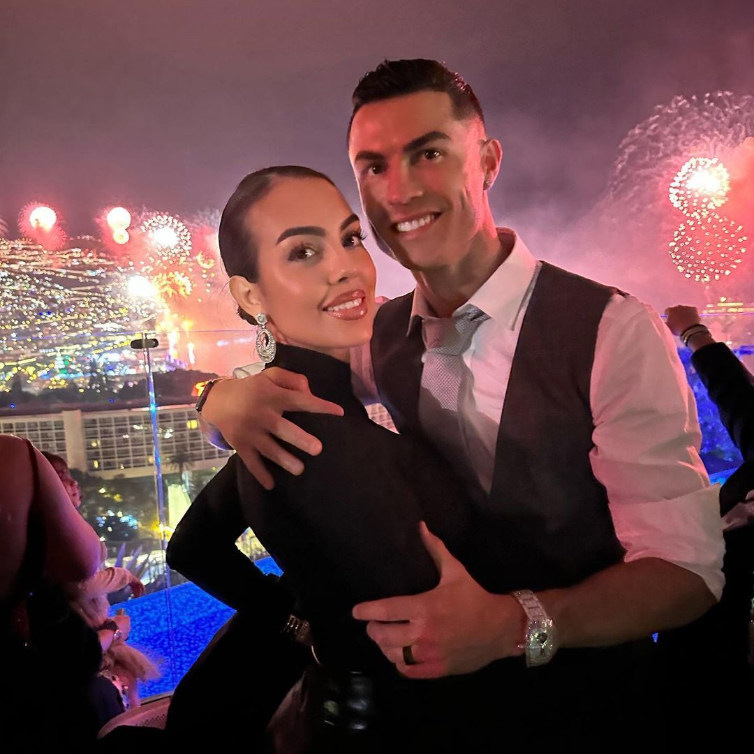 Georgina Rodríguez marca una 'tarjeta amarilla' al guardarropa de Cristiano Ronaldo