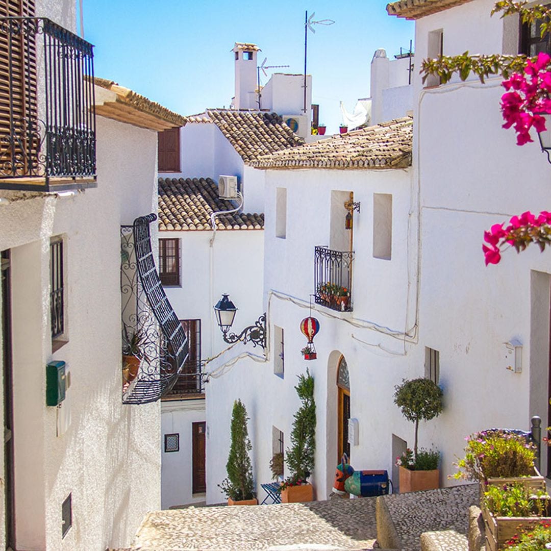 Altea, el pueblo marinero y bohemio que tiene locos a los artistas