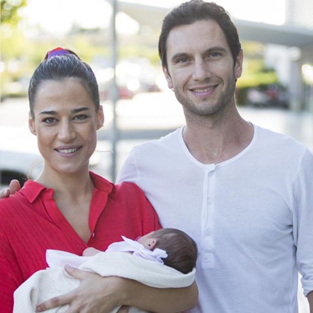 Ana Bono y su novio Gabriel Funes presentan a su hija Ana