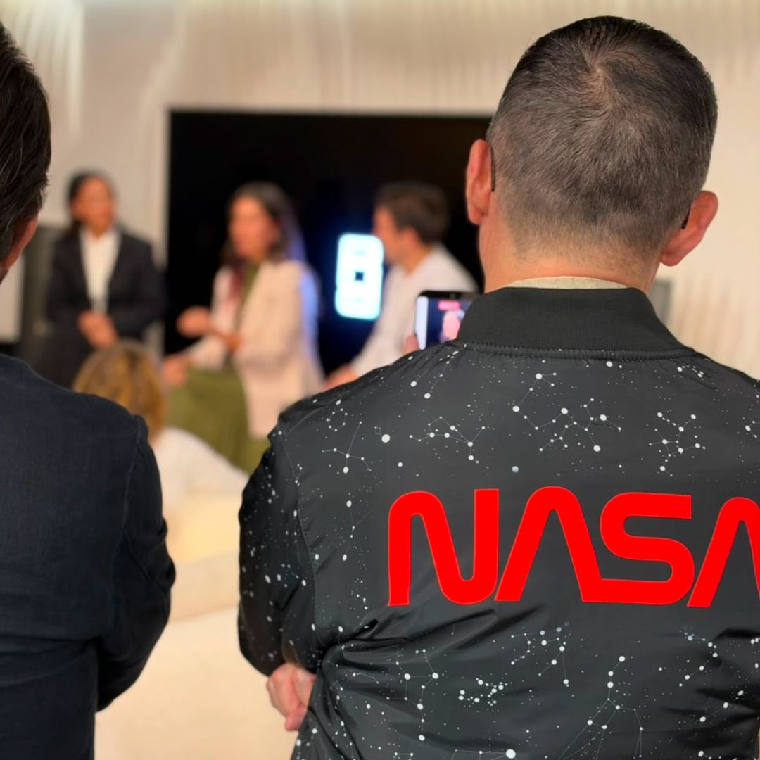La conversación giró en torno a la innovación espacial y la creatividad como herramienta para sobrepasar los límites.