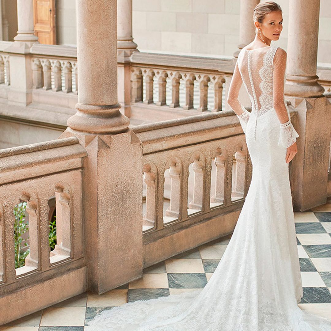 En 2022 las novias llevarán tirantes, encajes y escote en la espalda