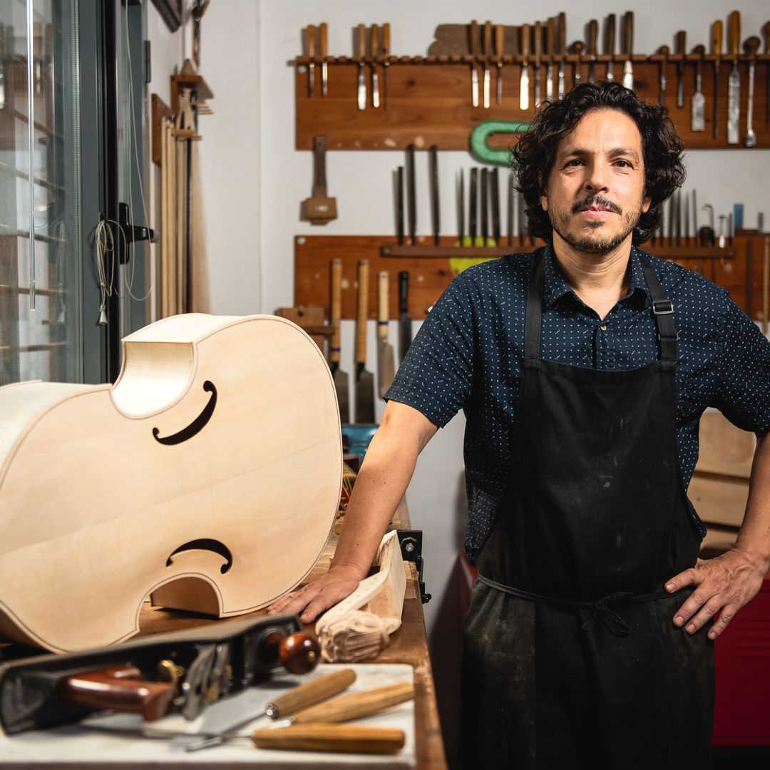 Taller lutería de Pablo Fernández en Sevilla