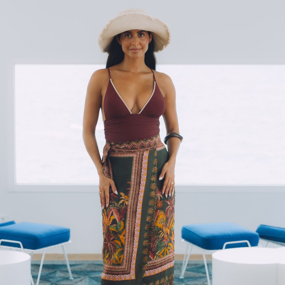 Son Noticia en FASHION: una tienda insignia, colaboraciones artísticas y una colección de playa polivalente