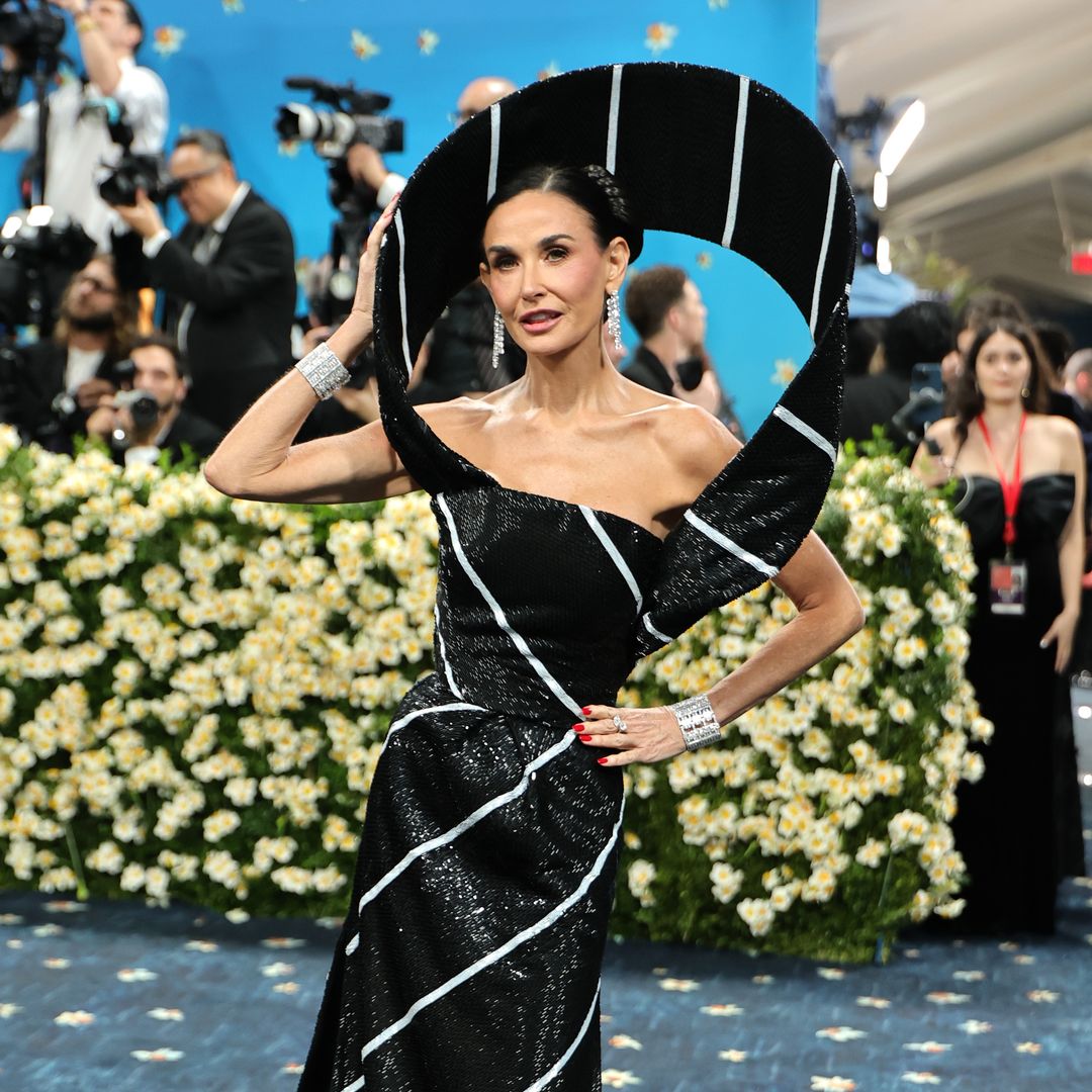 Demi Moore, Dua Lipa... la historia de los vestidos más increíbles de la noche