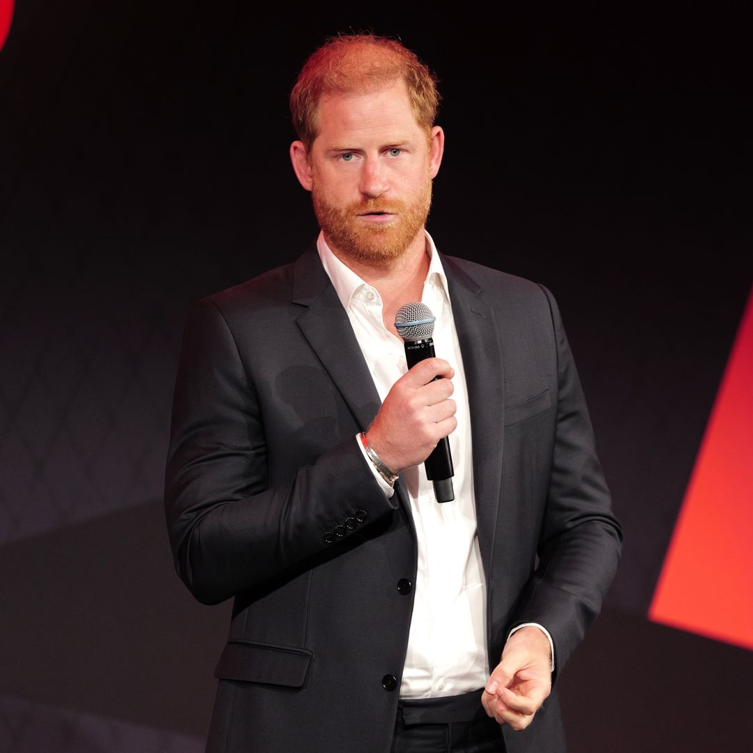 El príncipe Harry comparte un emotivo mensaje en su aparición sin Meghan Markle